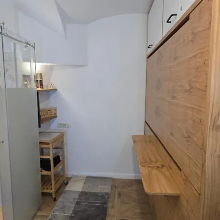 Econte Near Old Town