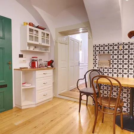 Apartman Econte Near Old Town