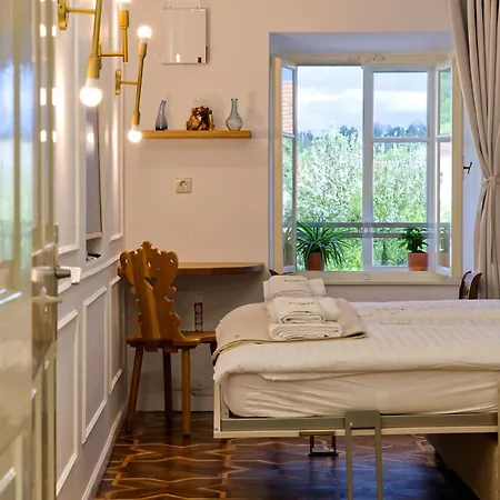 Econte Near Old Town Apartman